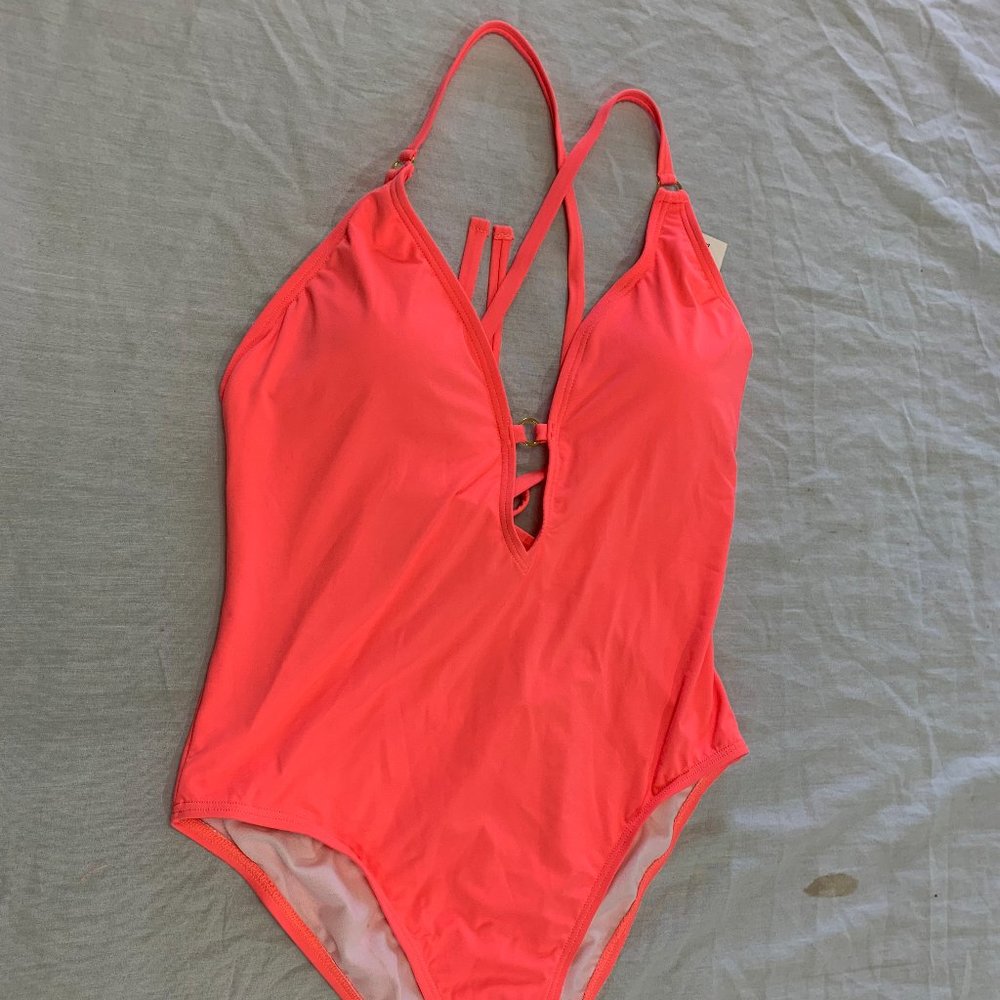 🍎🍎🍎   NWT EMERALD BAY WOMENS ONE PIECE PLUNGING SWIMSUIT SIZE 12  🍎🍎🍎